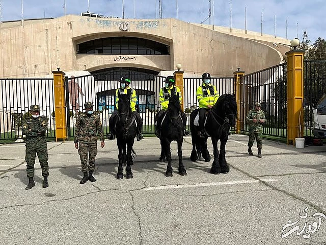 بلیت ۵۰۰ هزار تومانی در جایگاه VIP/ شروع تشویق و کریخوانی در آزادی+ فیلم و عکس